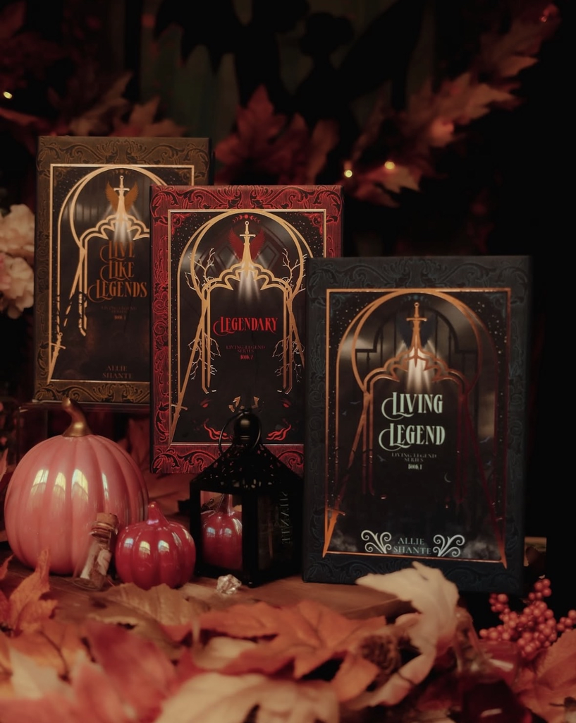 Fall in Love With Romantasy Limited Edition Box (FULL BOX)