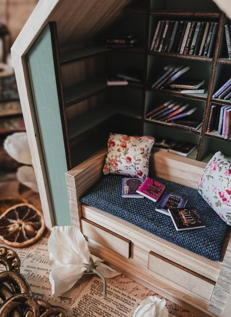Book Nook For Bookshelf